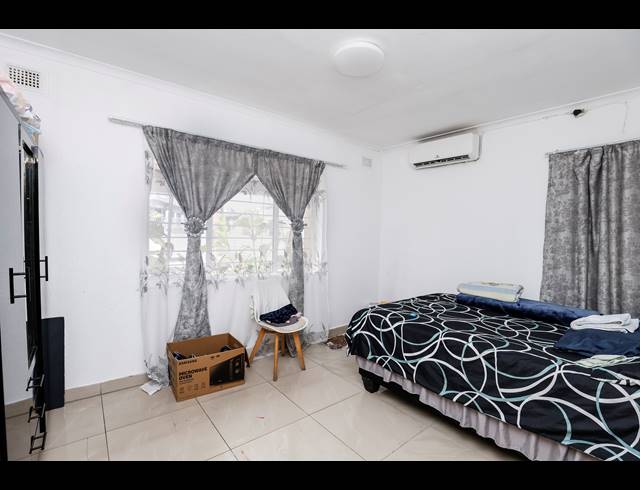 5 BEDROOM FREEHOLD FOR SALE IN SYDENHAM